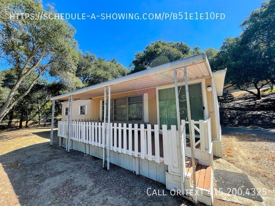 17659 Vierra Canyon Rd in Salinas, CA - Building Photo