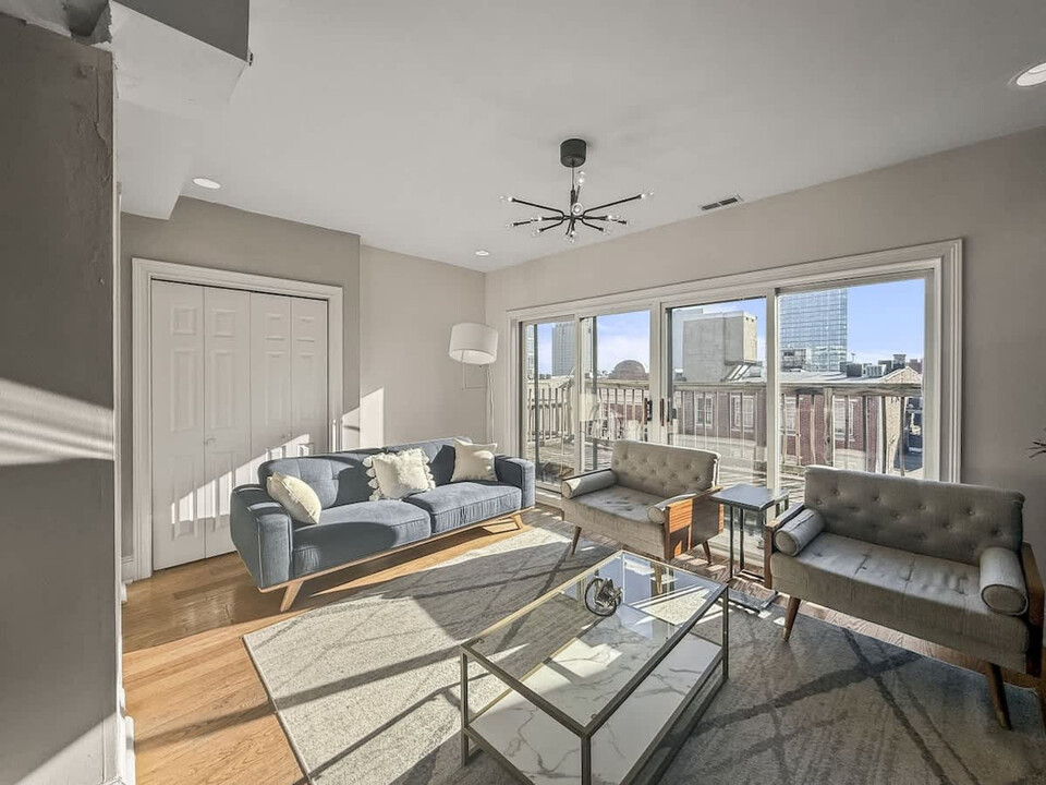 115 Chestnut St in Philadelphia, PA - Building Photo