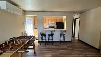 1873 N Green Ln N in Palatine, IL - Building Photo