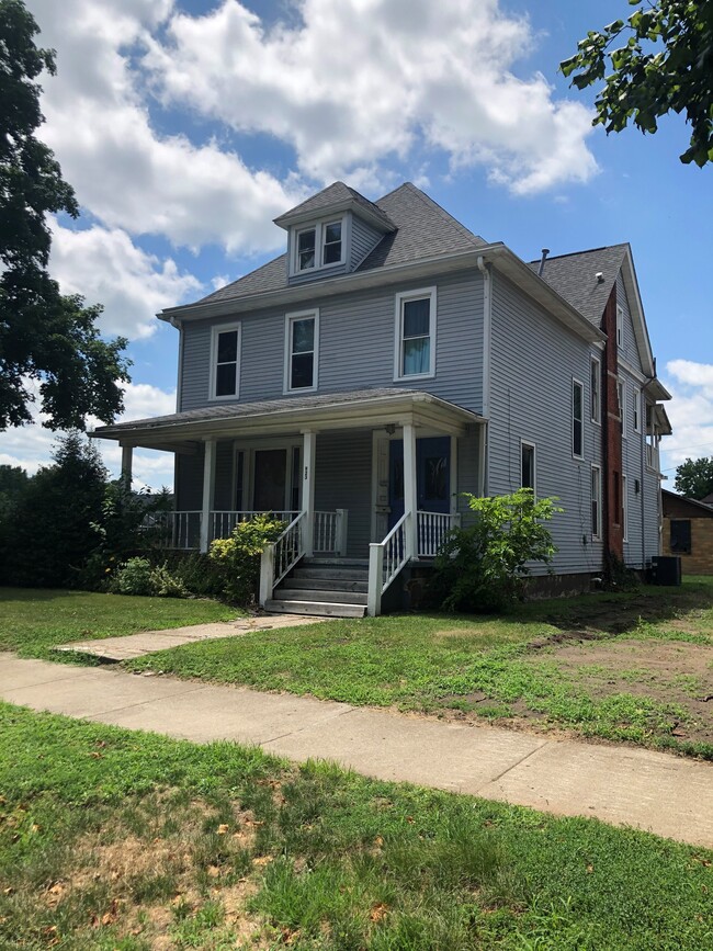 923 S 6th St, Unit 1 in Terre Haute, IN - Building Photo - Building Photo