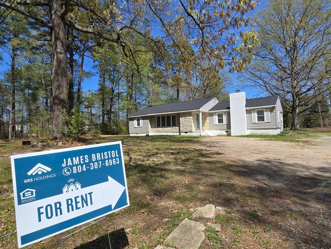 8705 Sedgemoor Dr in Richmond, VA - Foto de edificio - Building Photo