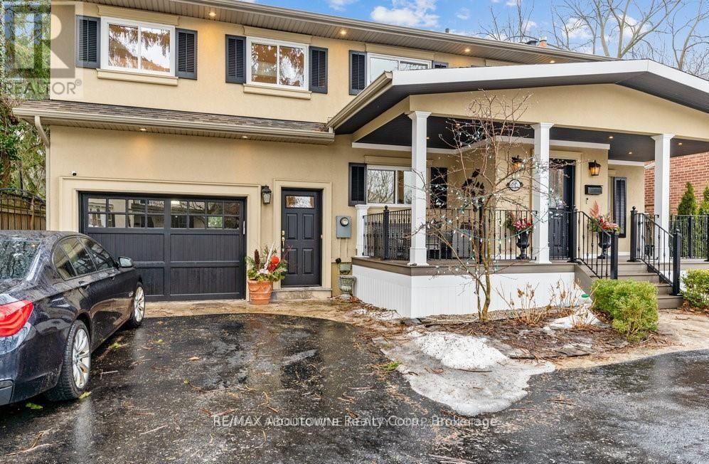 214 Reynolds St in Oakville, ON - Building Photo