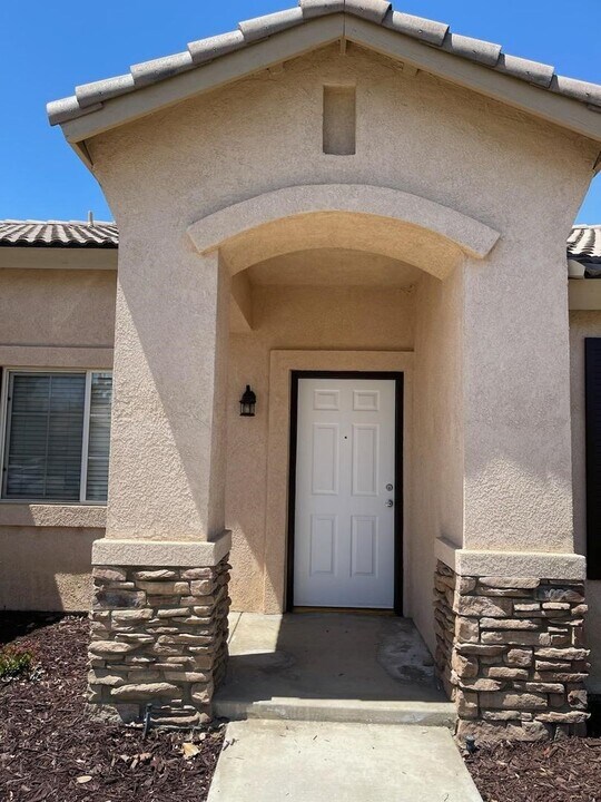 815 Darlingham Ct in Bakersfield, CA - Building Photo