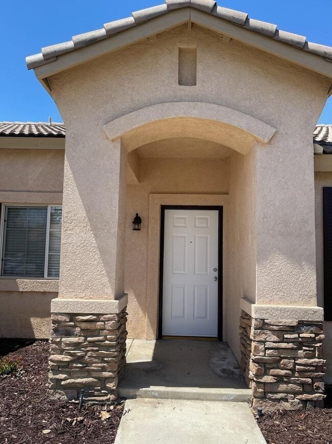 property at 815 Darlingham Ct