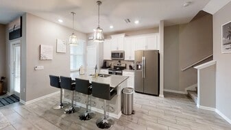 8511 Golf Wy in Four Corners, FL - Building Photo