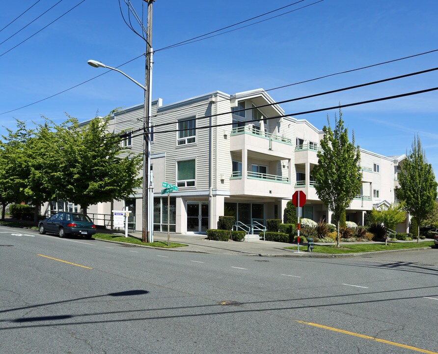Skandia West Condominiums in Seattle, WA - Building Photo