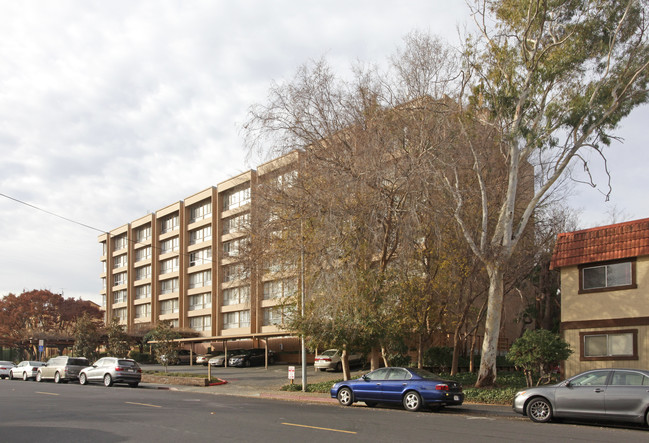 1700 Civic Center Dr in Santa Clara, CA - Foto de edificio - Building Photo