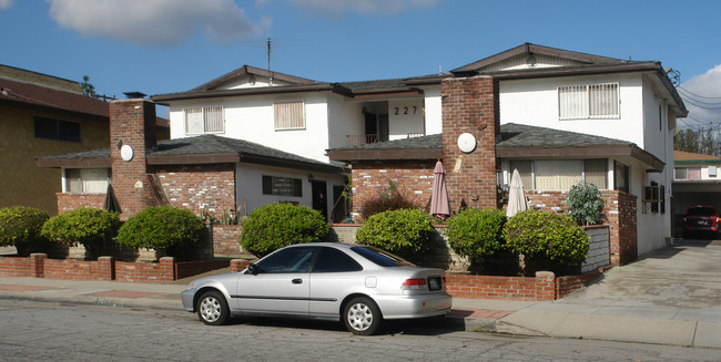 227 E navilla Pl in Covina, CA - Foto de edificio - Building Photo