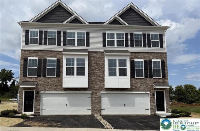 239 Winding Rd in Easton, PA - Building Photo - Building Photo