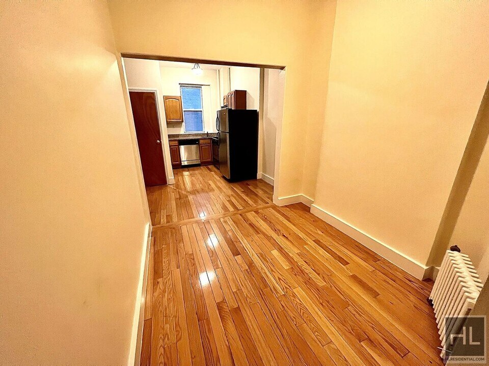 AMSTERDAM AVENUE in New York, NY - Building Photo