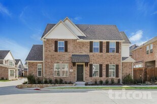 1039 Fallgate Dr in Saginaw, TX - Building Photo
