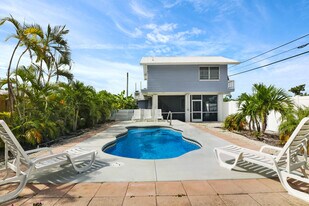 53 Barry Ave in Summerland Key, FL - Building Photo