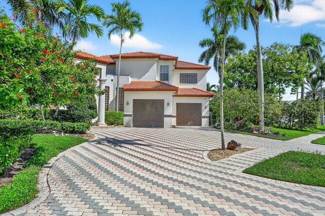 4830 NE 28th Ave in Lighthouse Point, FL - Building Photo - Building Photo