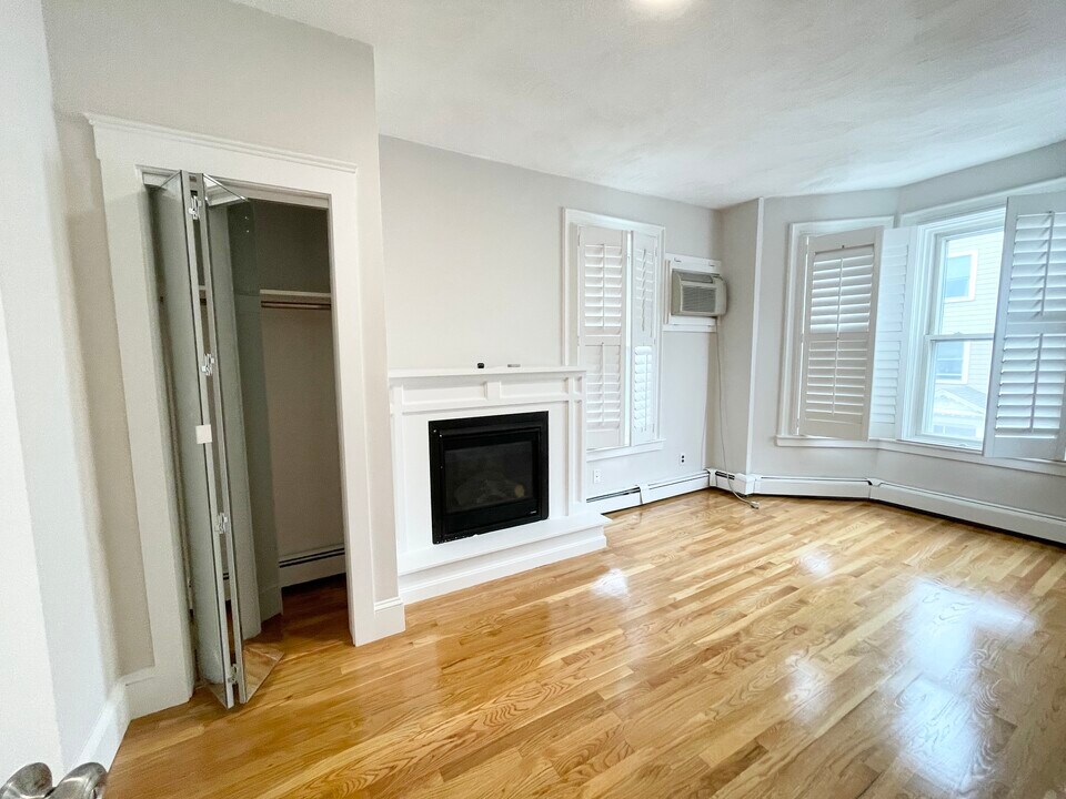 130 P St in Boston, MA - Building Photo