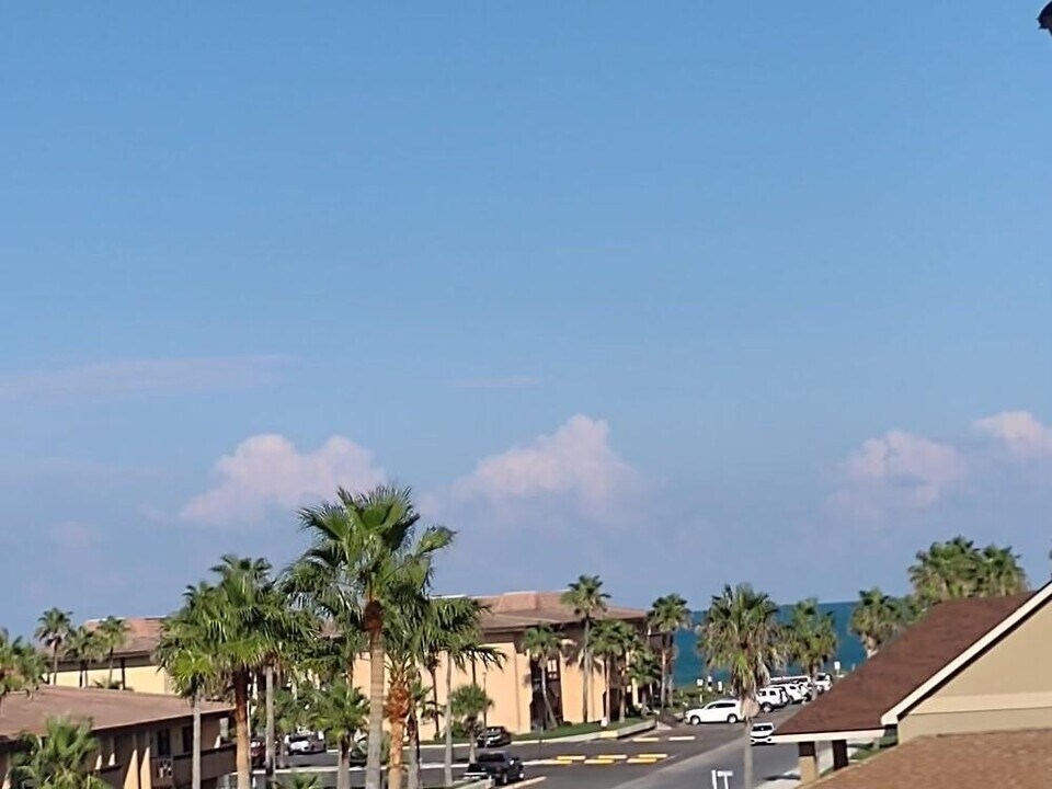 6516 Padre Blvd in South Padre Island, TX - Foto de edificio
