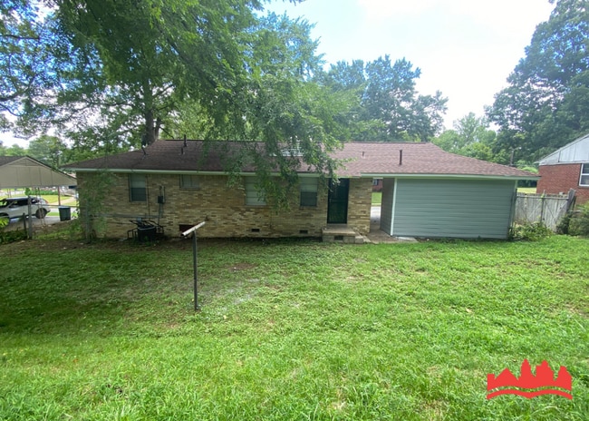 2370 Hillside Ave in Memphis, TN - Building Photo - Building Photo