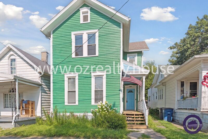 247 Field Ave in Toledo, OH - Building Photo