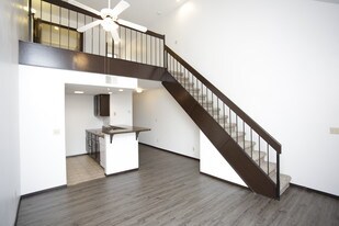 Wichita Apartments For Rent From 300 Ks Midtown Place Apartments