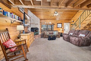 79 Saturn Ave in Eureka Springs, AR - Building Photo