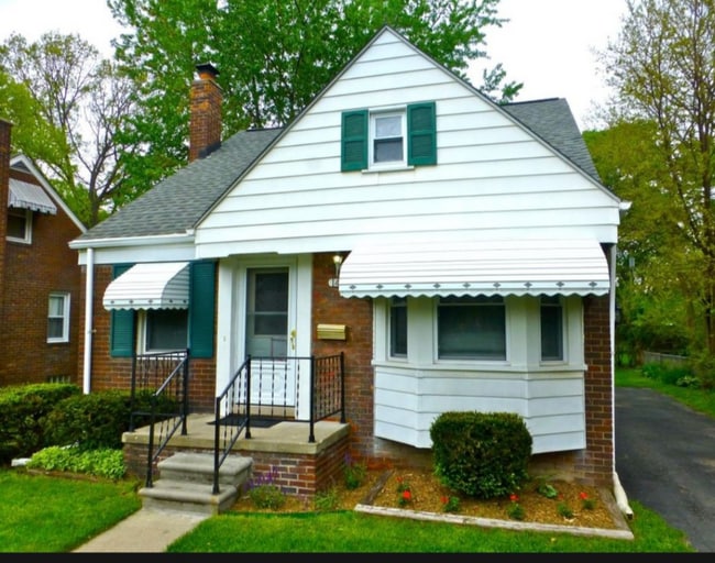 property at 1409 Gardenia Ave