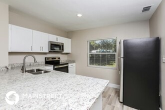 5203 Montague Pl in Orlando, FL - Foto de edificio - Building Photo
