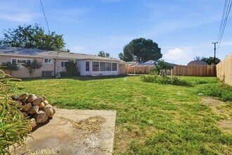 1573 Casarin Ave in Simi Valley, CA - Building Photo - Building Photo