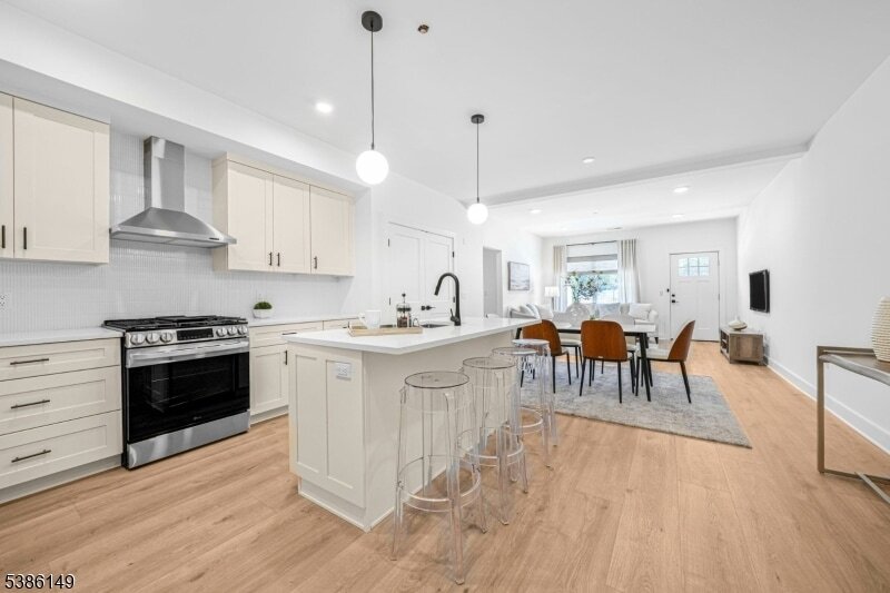 20 Encampment Court in Montville, NJ - Building Photo