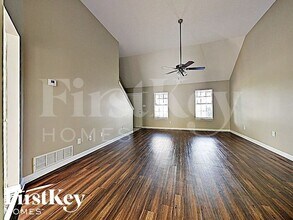 8371 Palm Springs Dr in Memphis, TN - Building Photo - Building Photo