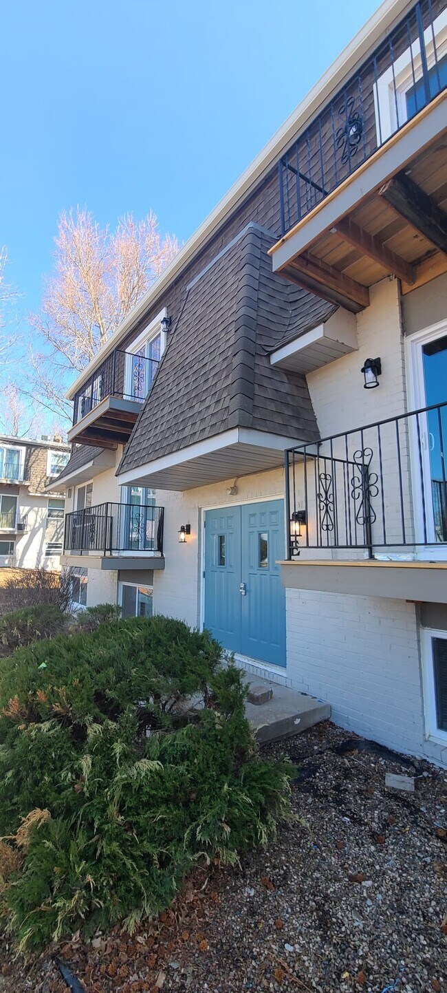 1200 MO-7 in Blue Springs, MO - Foto de edificio - Building Photo