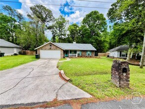 428 Floyd Cir in Hinesville, GA - Building Photo - Building Photo