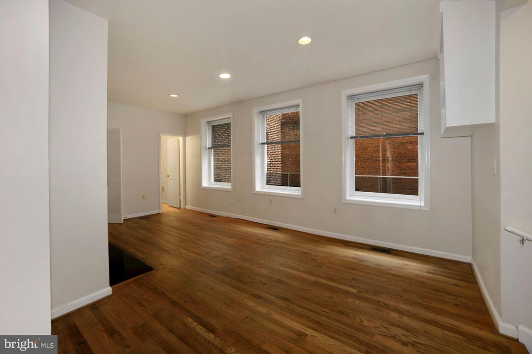 1715 Swann St NW-Unit -2 in Washington, DC - Building Photo
