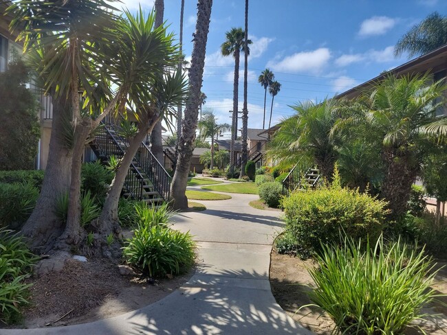 1925 Ginger St in Oxnard, CA - Foto de edificio - Building Photo