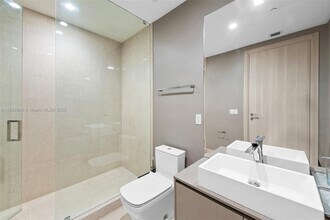 1000 Brickell Plz, Unit PH5307 in Miami, FL - Building Photo - Building Photo