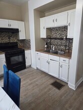 11512 Ashbury Ave in Cleveland, OH - Foto de edificio - Building Photo