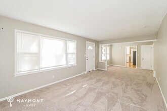 10808 E 58 St in Raytown, MO - Building Photo - Building Photo