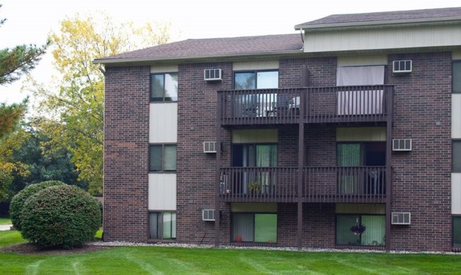 Caledonia Estates in Caledonia, MI - Foto de edificio - Building Photo