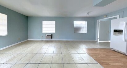 215 N Wild Olive Ave in Daytona Beach, FL - Building Photo - Building Photo