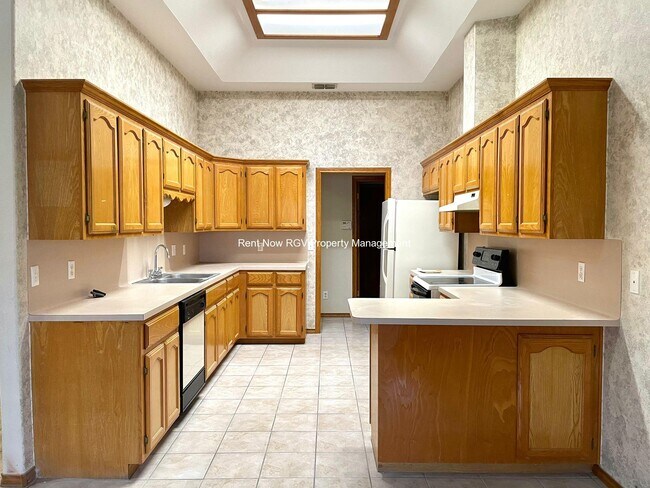 1109 N 47th St in McAllen, TX - Building Photo - Building Photo