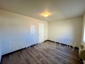 1715 Oakshire Ln in Pueblo, CO - Building Photo - Building Photo