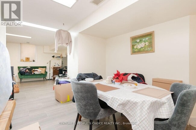 property at 362 Kingsbridge Garden Cir