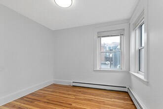 122 Prince St, Unit 4 in Boston, MA - Building Photo - Building Photo