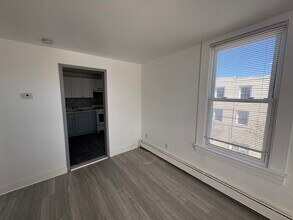 91 Main Ave, Unit 5 in Ocean Grove, NJ - Building Photo - Building Photo