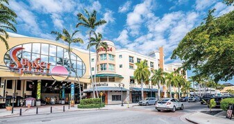 5781 SW 72nd St in Miami, FL - Building Photo