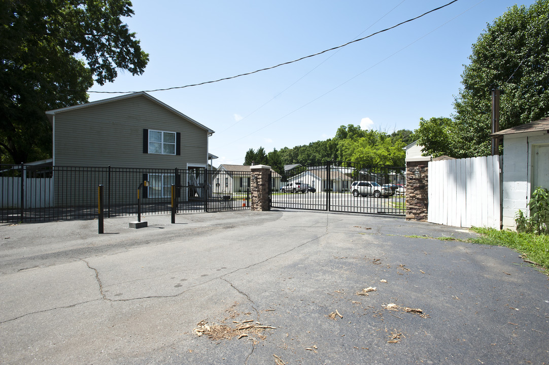 The Oaks in Cartersville, GA - Building Photo