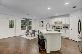 7107 Thannas Way in Austin, TX - Building Photo - Building Photo