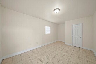 6319 Southwood Ct N in Houston, TX - Building Photo - Building Photo