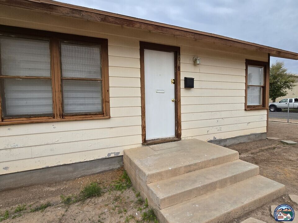 1018 W Commercial Ave in El Centro, CA - Building Photo