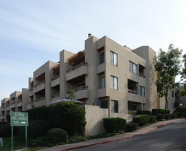 Lomas Del Cerro in San Diego, CA - Building Photo - Building Photo