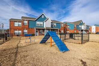 The Summit in Edmond, OK - Building Photo - Building Photo