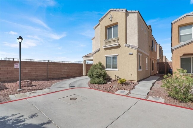 6909 Graceful Cloud Ave in Henderson, NV - Building Photo - Building Photo